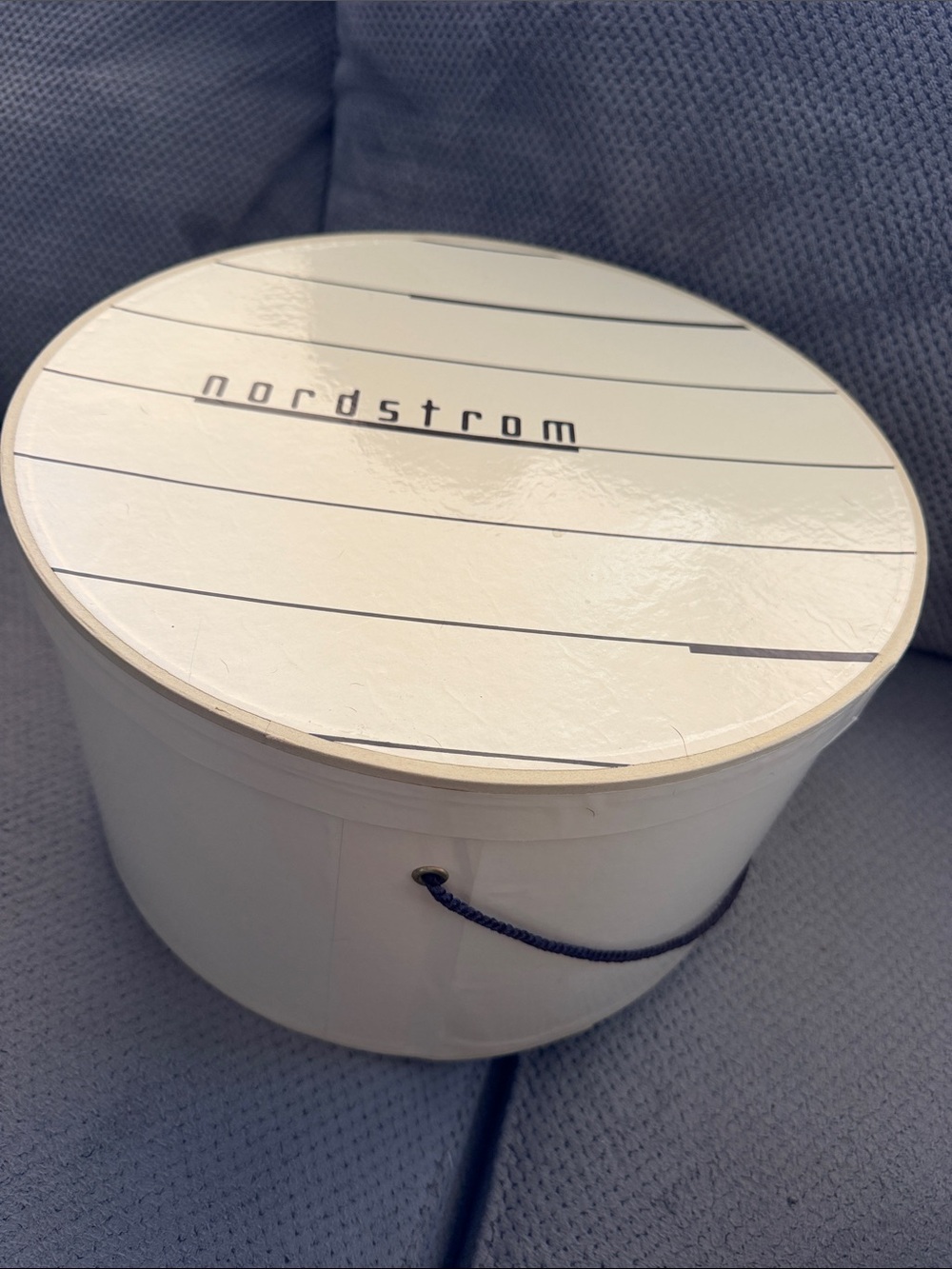 Vintage 70’s Nordstrom White Round Hat Box with rope Handle